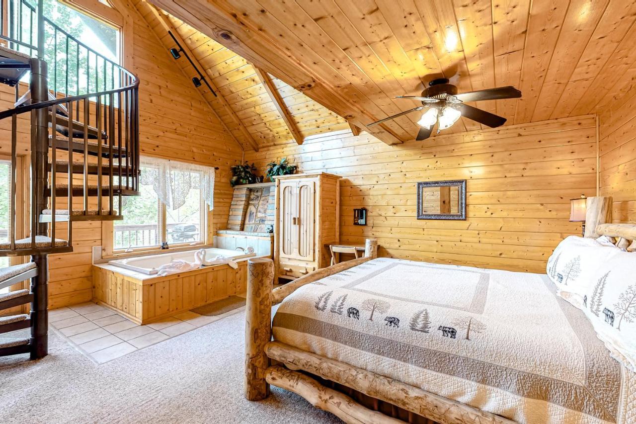 Daa Bear'S Lodge 蓋特林堡 外观 照片